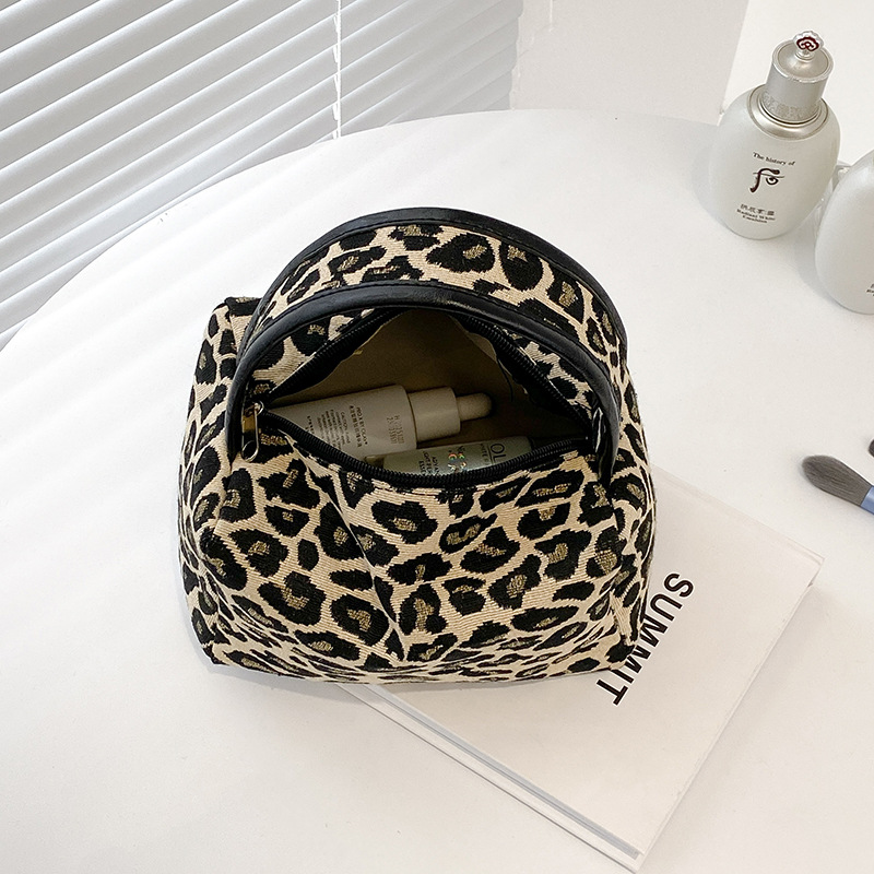 กระเป๋าเครื่องสำอางลายเสือดาวแ - Luxury Skincare Box บทวิจารณ์และราคา